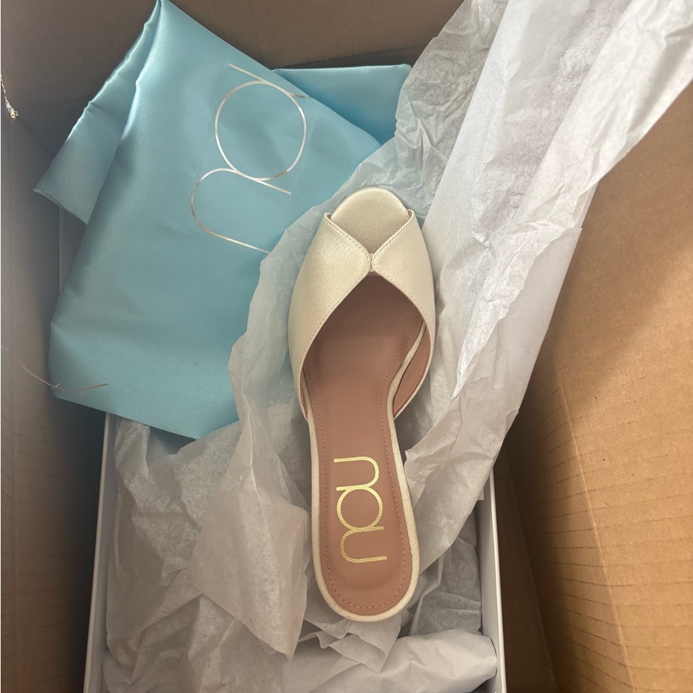 NWT Shop Nou The Mule Ivory Heel - Picture 3 of 3
